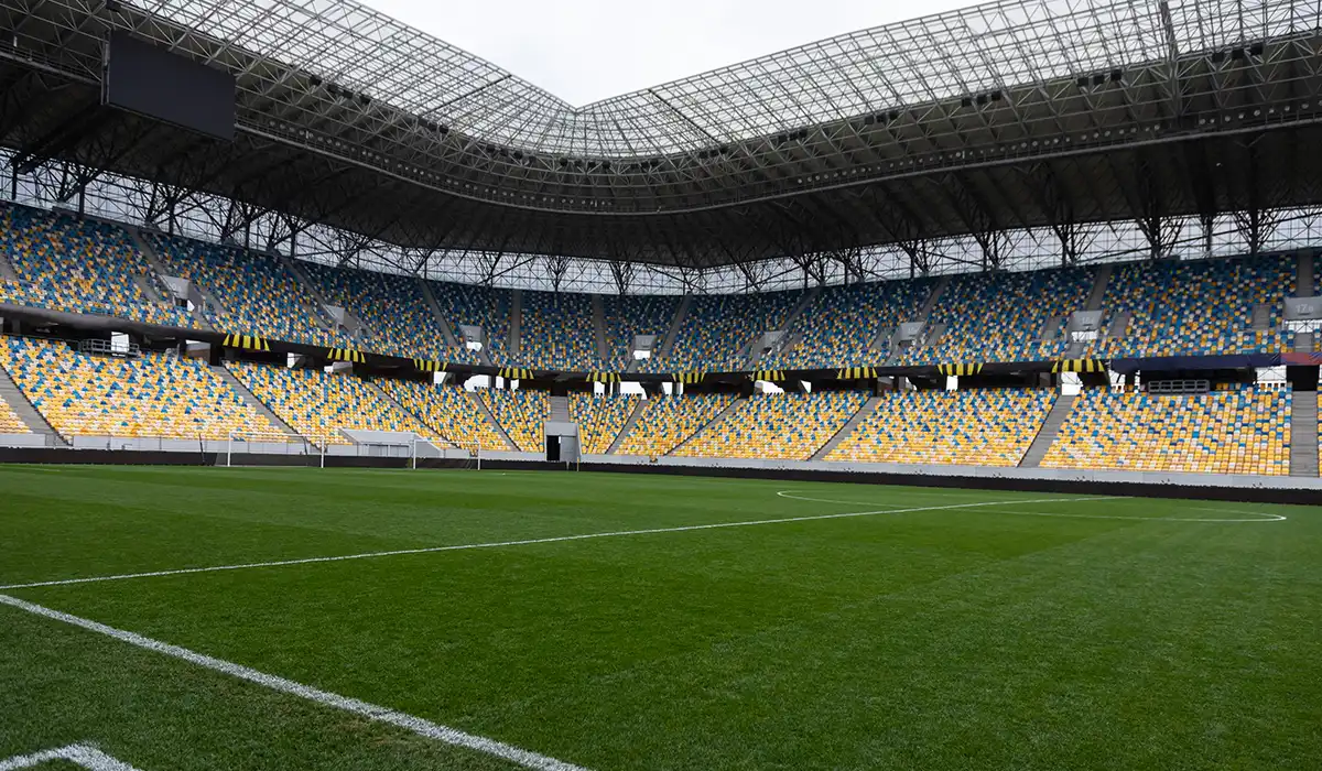 المدرجات الدائمة والمؤقتة