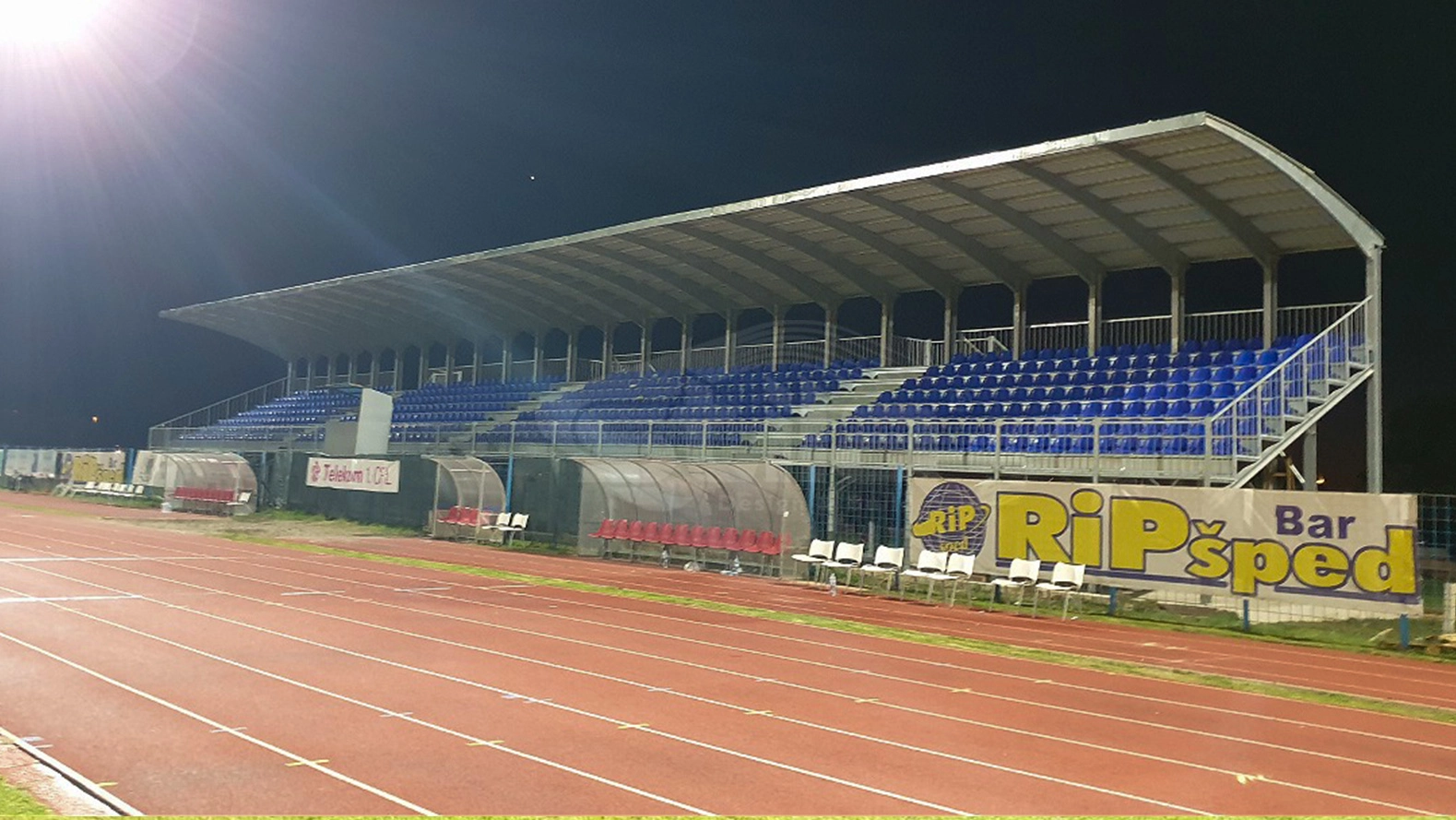 استاد توبوليكا مدرج مغطى